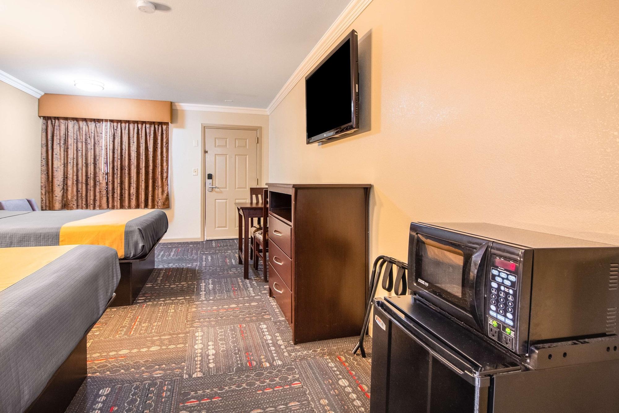 Americas Best Value Inn Houston Heights At I-45 Exteriér fotografie