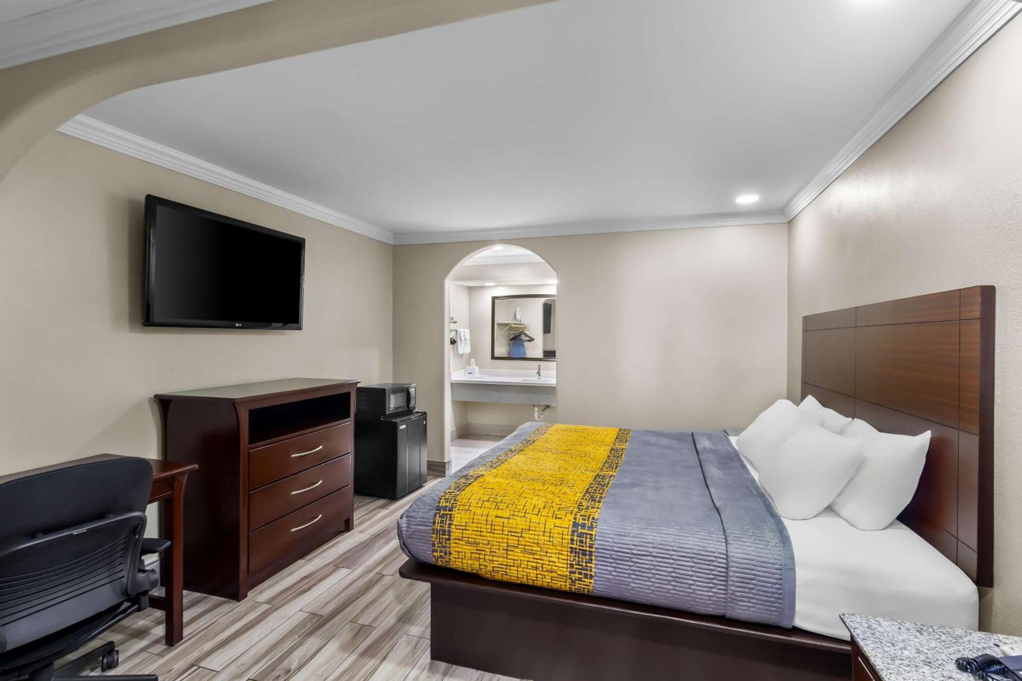 Americas Best Value Inn Houston Heights At I-45 Exteriér fotografie