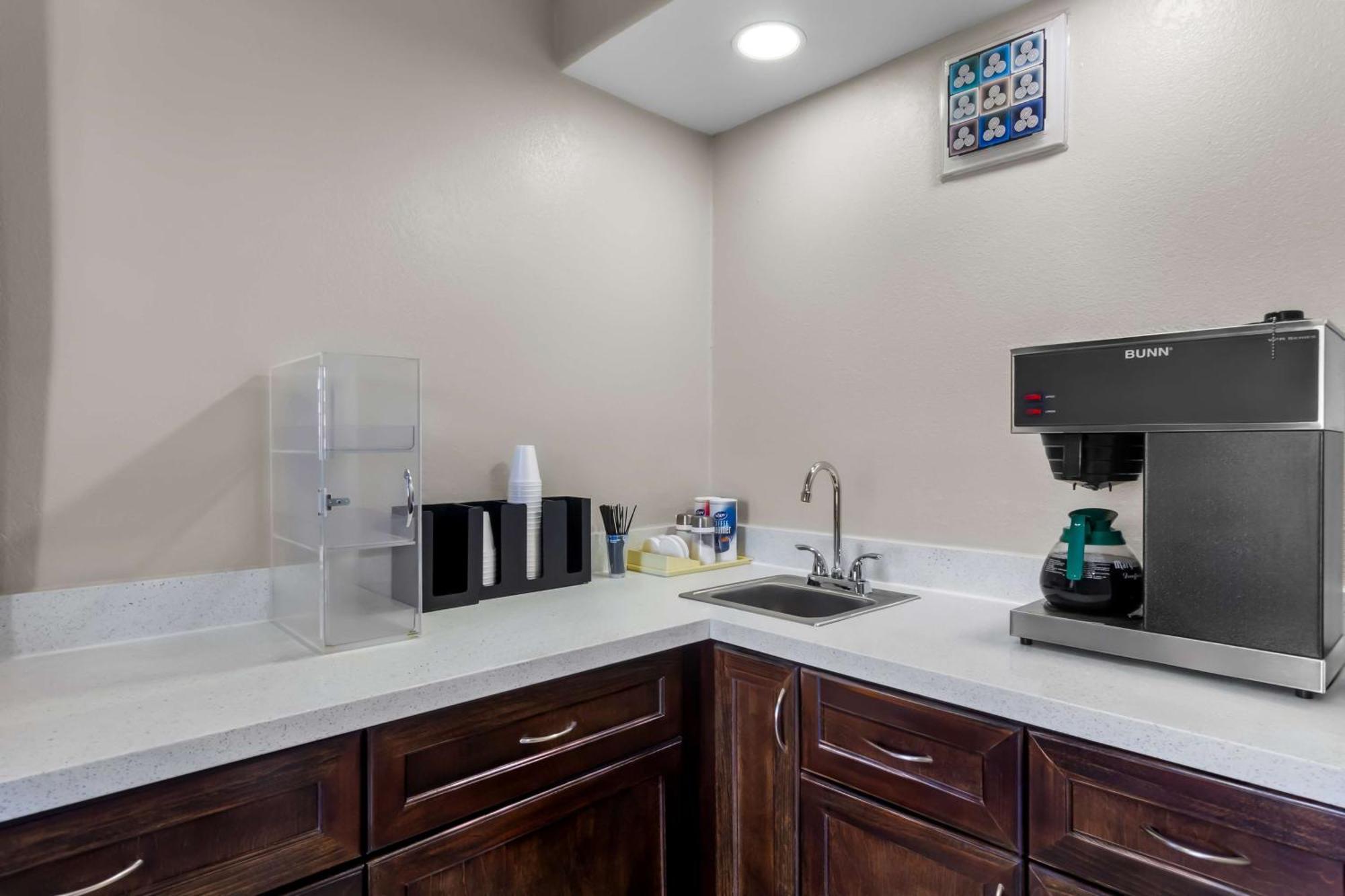 Americas Best Value Inn Houston Heights At I-45 Exteriér fotografie