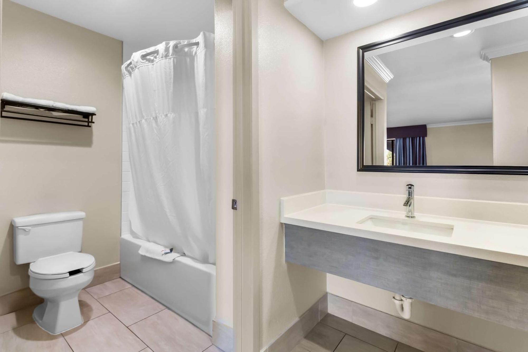 Americas Best Value Inn Houston Heights At I-45 Exteriér fotografie
