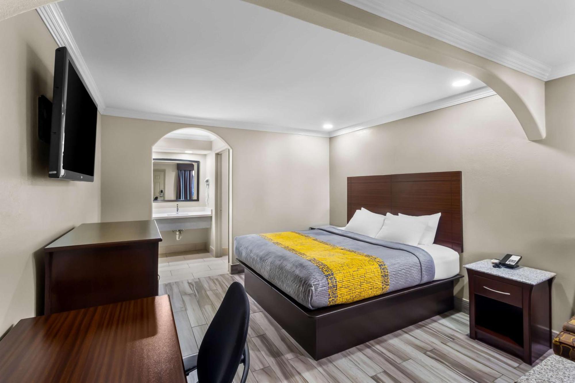Americas Best Value Inn Houston Heights At I-45 Exteriér fotografie