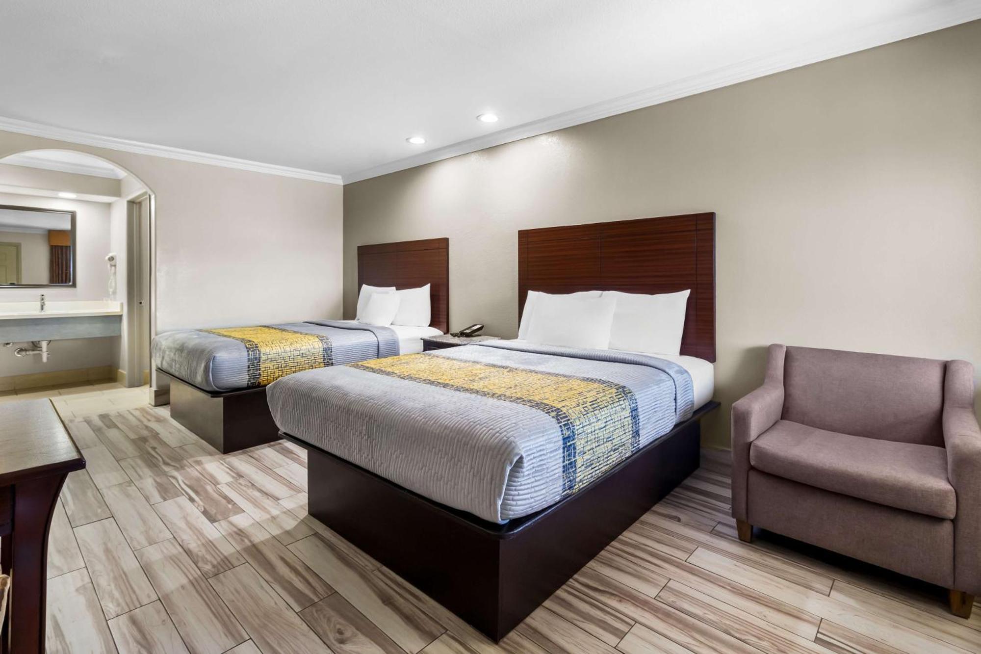Americas Best Value Inn Houston Heights At I-45 Exteriér fotografie