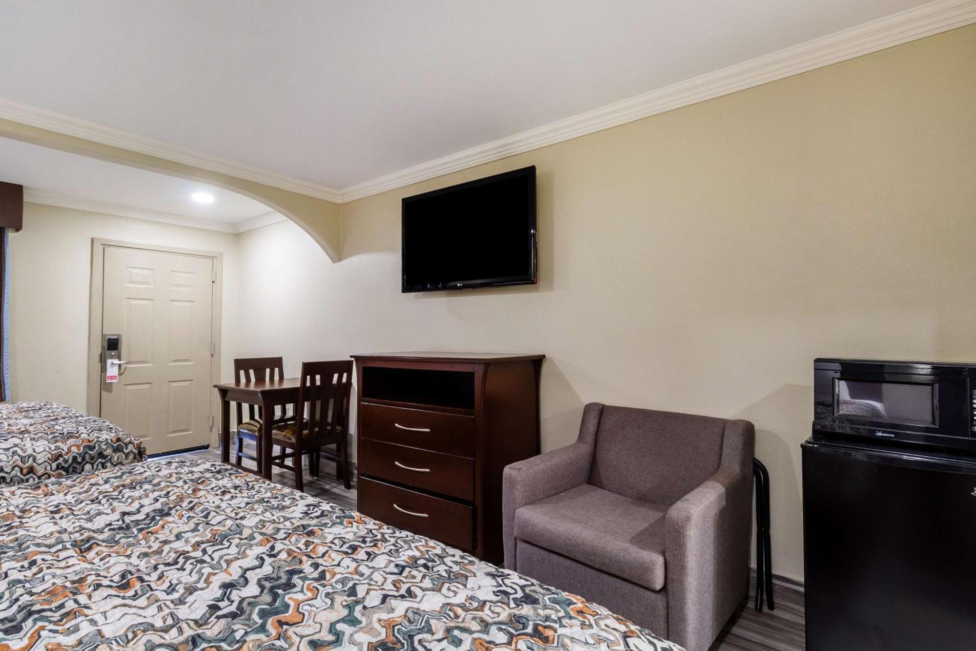 Americas Best Value Inn Houston Heights At I-45 Exteriér fotografie