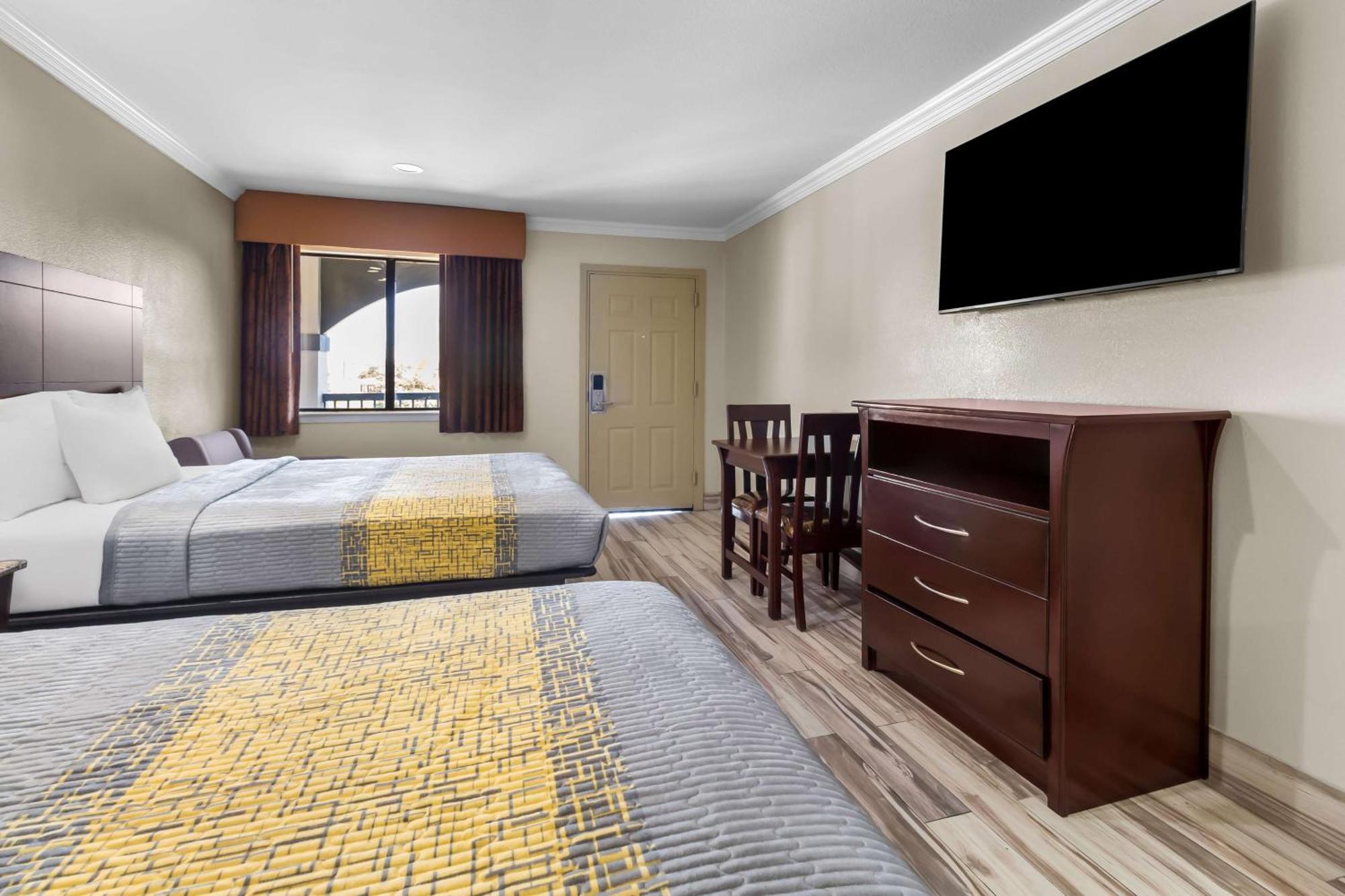 Americas Best Value Inn Houston Heights At I-45 Exteriér fotografie