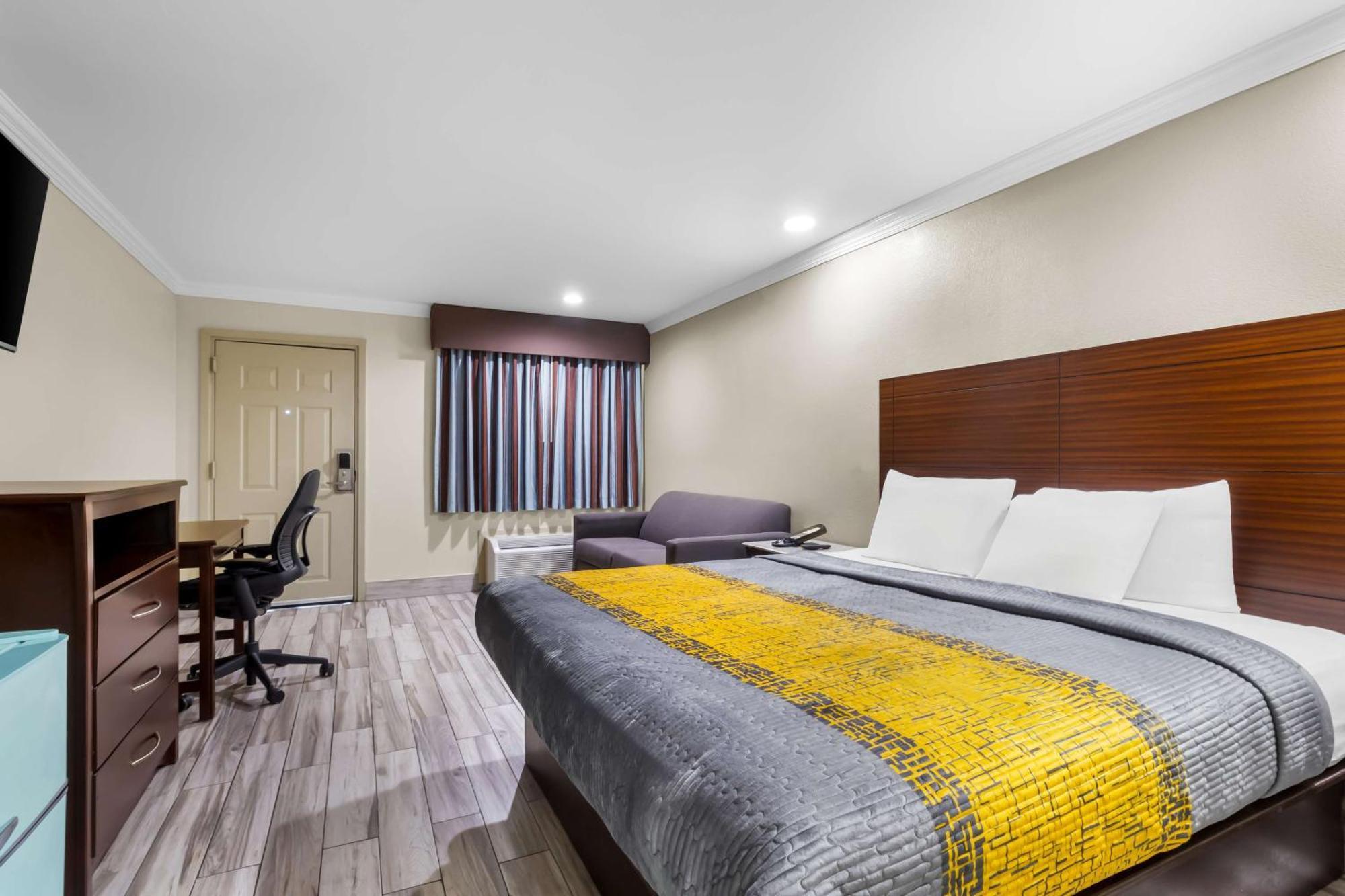 Americas Best Value Inn Houston Heights At I-45 Exteriér fotografie