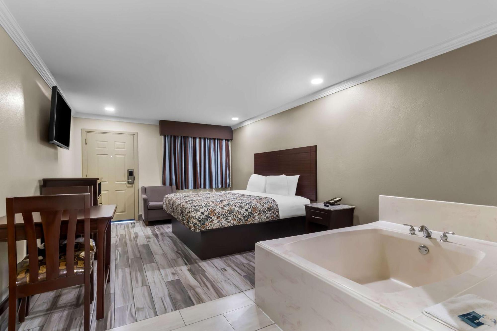 Americas Best Value Inn Houston Heights At I-45 Exteriér fotografie