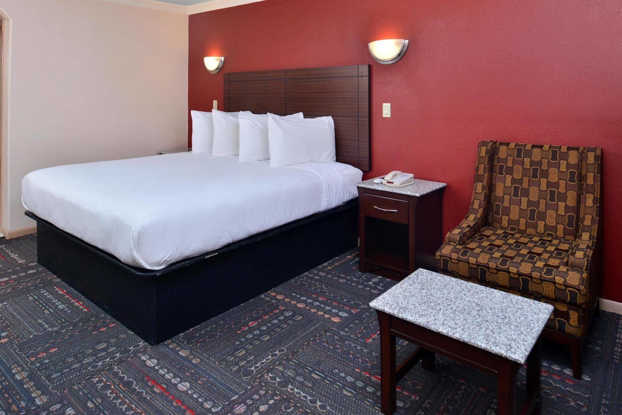 Americas Best Value Inn Houston Heights At I-45 Exteriér fotografie